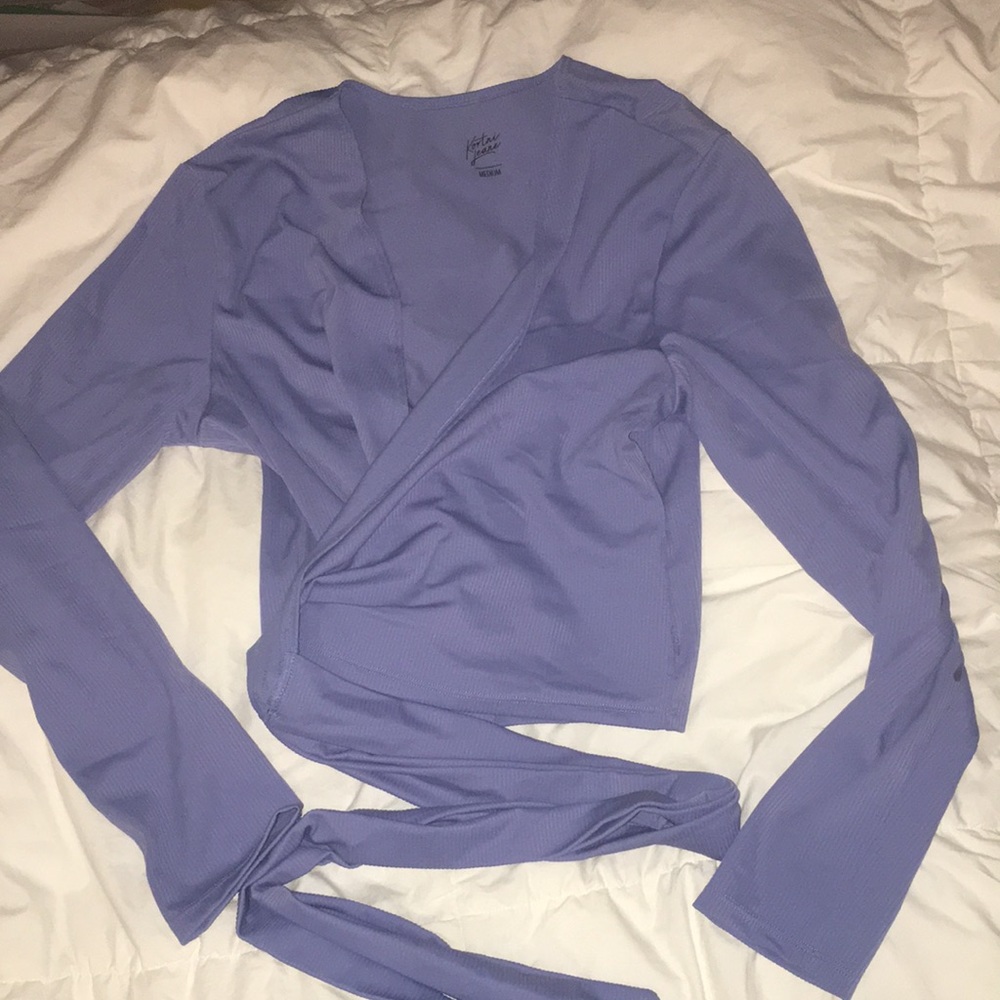 Nwot ribbed milky blue wrap rash guard M
